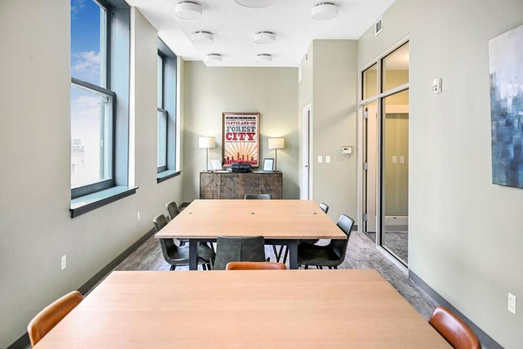 クリーブランド2Br Unit In The Heart Of Dt On Playhouse Square, With Pool And Gym Access-1106アパートメント エクステリア 写真