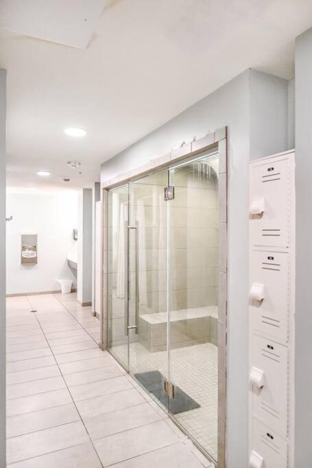 クリーブランド2Br Unit In The Heart Of Dt On Playhouse Square, With Pool And Gym Access-1106アパートメント エクステリア 写真